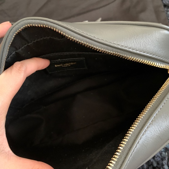 Saint Laurent monogram Lou camera bag - Picture 7 of 9